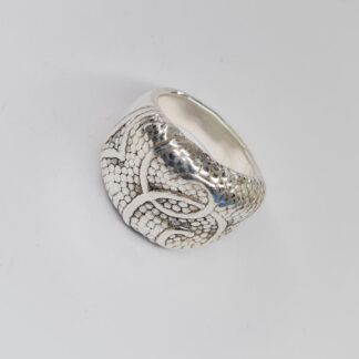 Anillo lineas de plata inflada 925